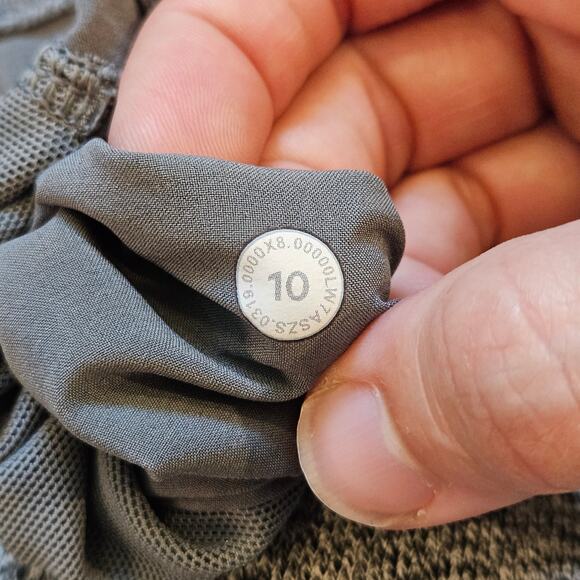 Lululemon On The Fly Mid Rise Short 2.5” Women’s Size 10 Heathered Slate Gray - Picture 12 of 12